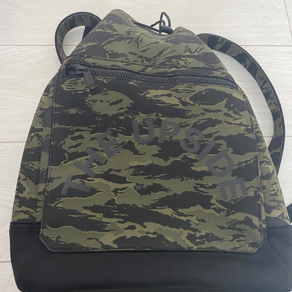 The Upside Backpack - Picture 8 of 9